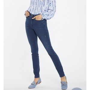 NY&C Jeans Curvy Skinny EUC 8 petite mid rise medium wash stretchy